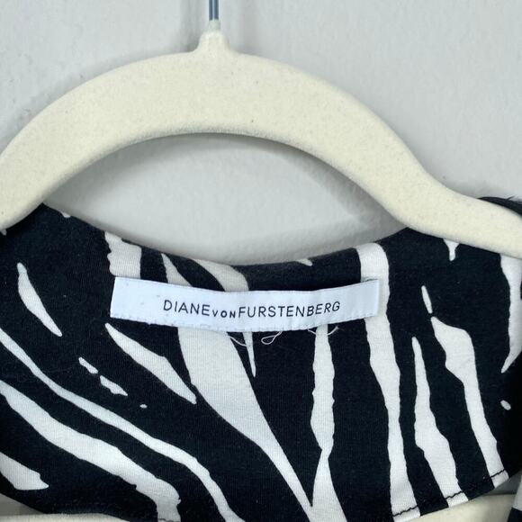 DIANE VON FURSTENBERG Reina Long Sleeve Zebra Print Dress Size 8 Animal Print - Picture 5 of 9